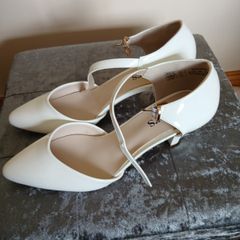 Women's patent leather shoes, size 5,5-6