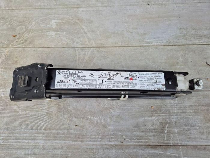 BMW original jack