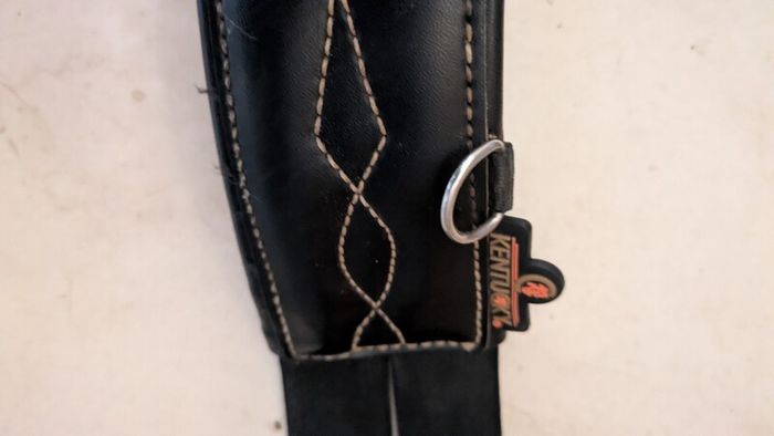 Kentucky Horsewear stud girth black