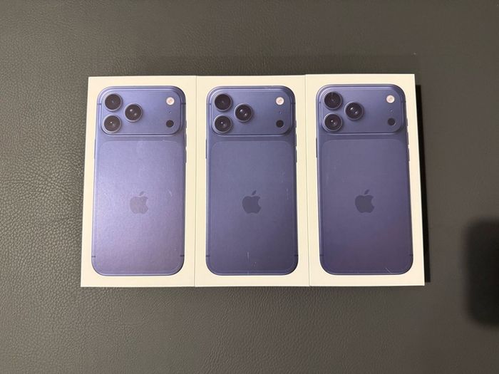iphone 17 Pro Max 1TB (HUGE STORAGE ) IRISH/EU Stock Valid 1 year Apple Warranty Free phone cover and screen protector RECEIPT