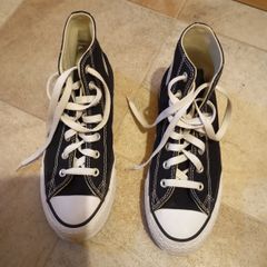 Girls converse