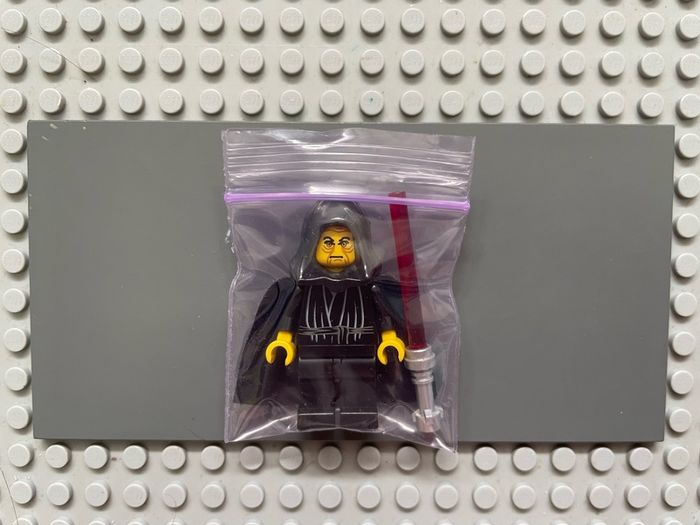 lego Star Wars sw0041 Emperor Palpatine minifigure - Yellow Head, Yellow Hands