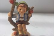 Vintage Goebel Figurine