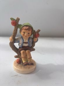 Vintage Goebel Figurine