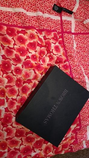 marc jacobs pink flower scarf