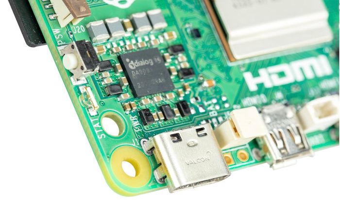 Raspberry Pi 5 8 GB Kit (Metal Case | Active Cooling | M.2 NVMe PCIe SSD | Micro HDMI 4K | ideal for Home Assistant and smart home)