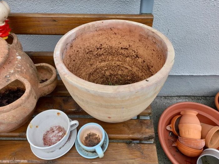 Garden pots  n items clearout