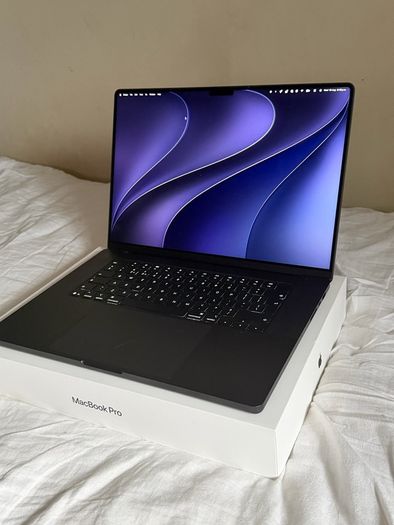 Macbook Pro (16" M5 Pro 1tb Ssd 24gb Ram)