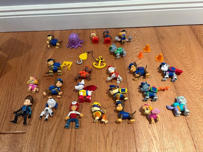 Paw Patrol bundle(Tower,  Vehicles and characters)