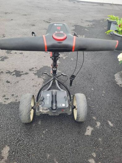 Electric golf trolley
