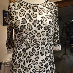 Blouse size 16