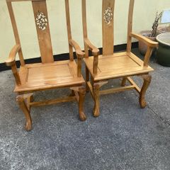 pair of chairs