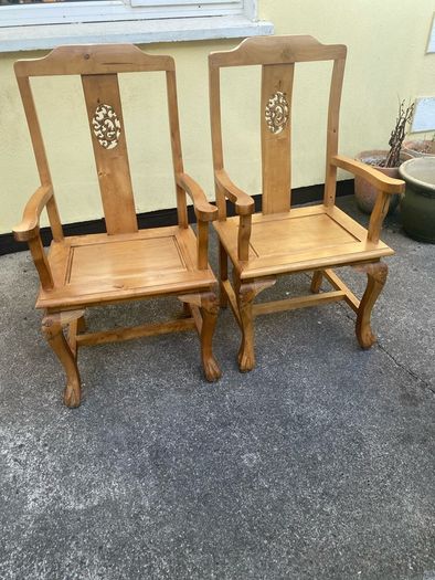 pair of chairs