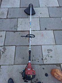 Petrol strimmers