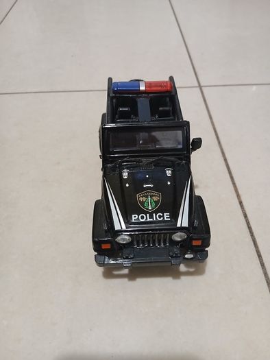 Police Jeep Toy Car - 1:32 Die-Cast Metal