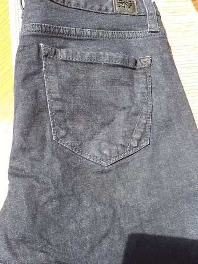 Ladies DKNY Dark Denim Jeans. Size 12