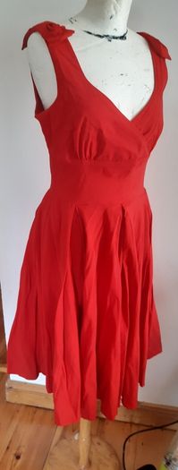 Red  So  couture dress 1950's style
