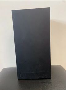 xbox series X and controller 2