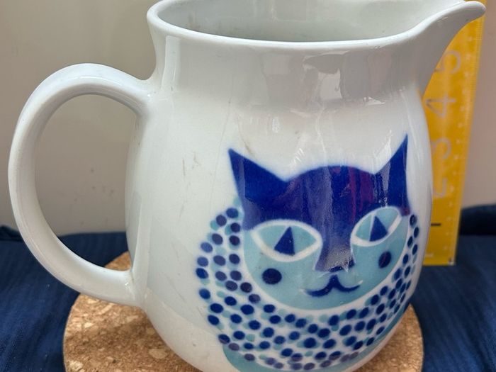 Vintage Arabia Finland Happy Cat pitcher
