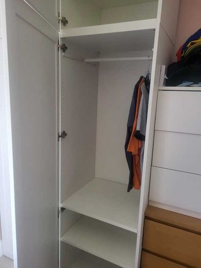 2 White wardrobes