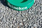 heineken plastic ashtray, hard to come by,,few little marks underneath, overall nice condition, see pictures for condition, sold as seen ,price includes post, or if buyers collect, cheaper.