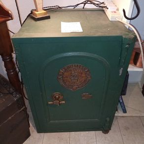 Victorian Safe with key S.Withers and Co.