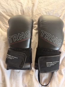 Decathlon Outshock boxing gloves 10oz as new