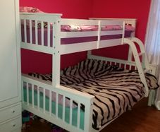 Triple bunk bed