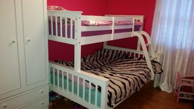Triple bunk bed