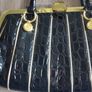 Black lacquered gold bag Image 4