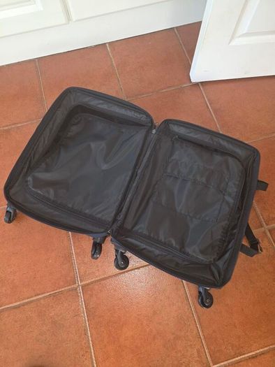 Cabin suitcase