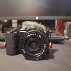 Sony ZV-E10  With selp1650 and wind buff