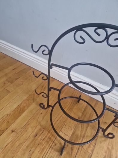 cake stand