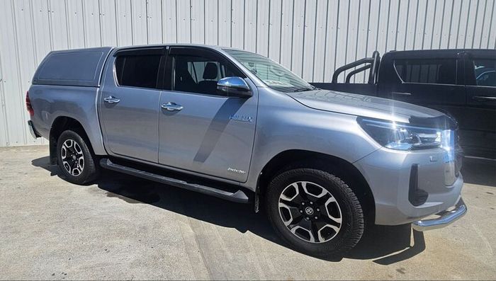 Toyota Hilux 2.4D4D Invincible 148BHP D/C 4DR Auto