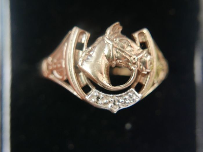 Vintage 9K Sold Gold 375 Horse Head and Horseshoe Ring Men's Signet with Diamonds, BIG SIZE 4,23g