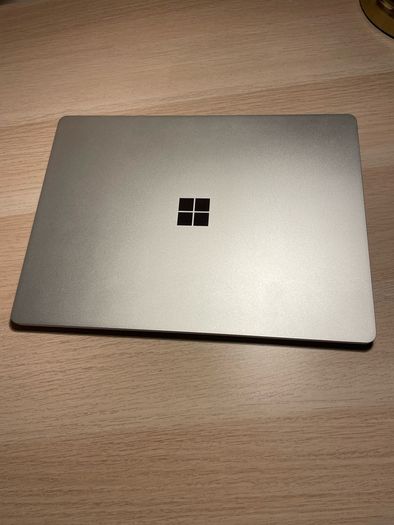 Microsoft Surface Laptop Go
