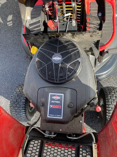 Snapper 22HP Ride on mower, 3 years old