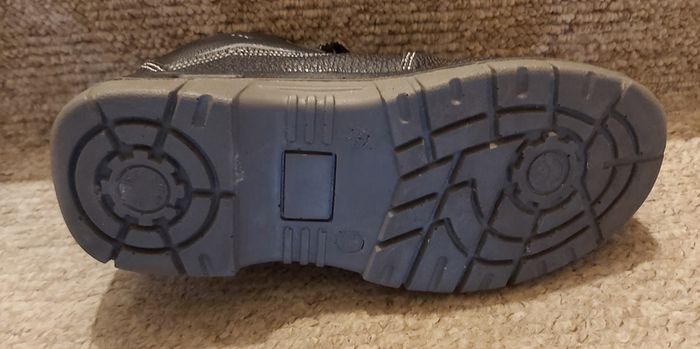 Safety boots size 5/38
