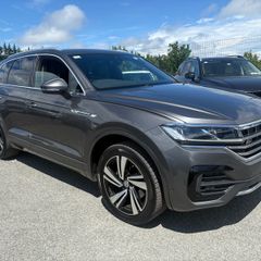 2019 Volkswagen Touareg R-Line Tech 3.0L TDI V6 Commercial