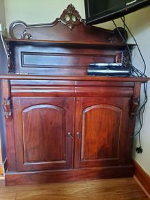 sideboard
