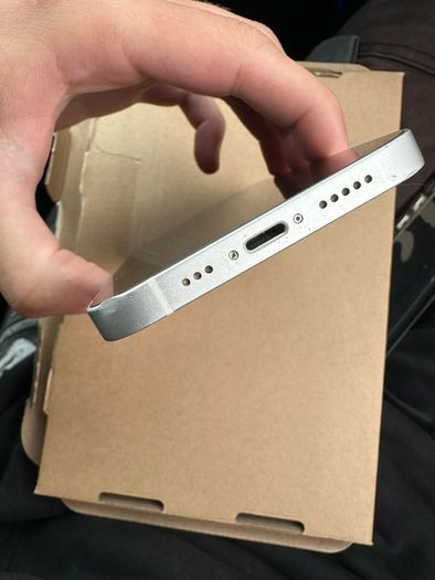 iPhone 12  64GB