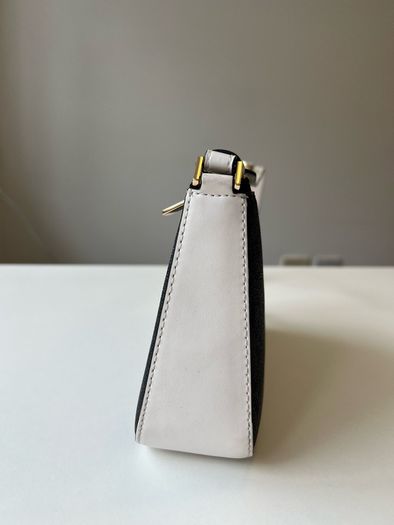 Perfect gift Michael Kors bag with ALL brand NEW accessories