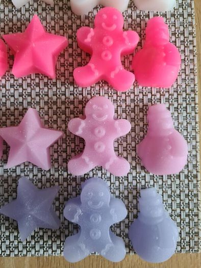 Homemade Christmas wax melts