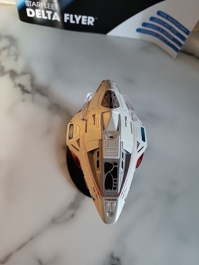 star trek eaglemoss starfleet delta flyer