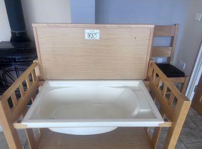 changing table with bath mamas & Papas