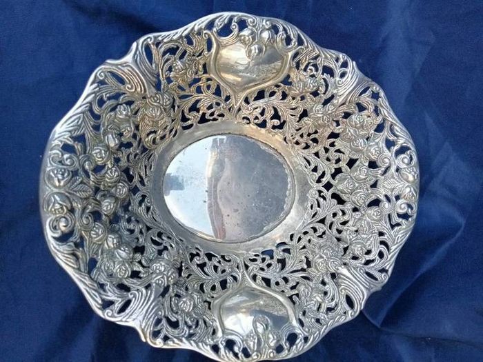 Godinger Silver Plated Pierced Rose Design Basket