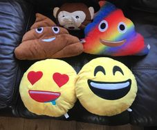 Cushion EMOJI  assorted
