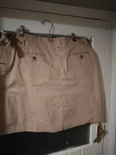 Dunne stores cream stretch cotton skirt, new never worn.