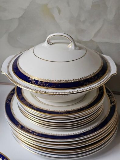 Royal Crafton Bone China "Viceroy" Dinnerware