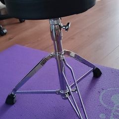Drum Throne